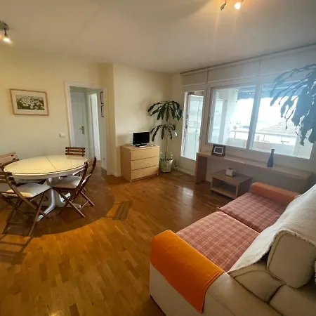 Coqueto Apartamento Con Terraza Y Piscina Santander